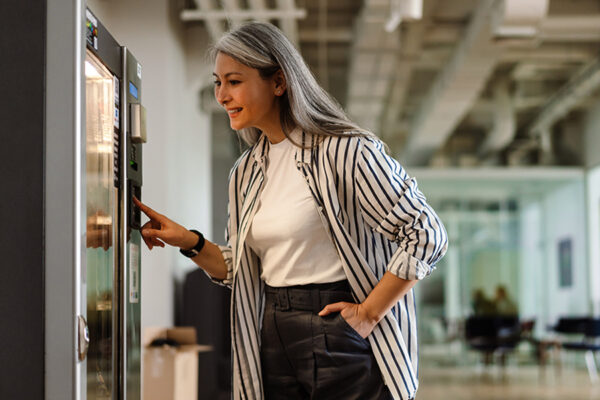 choose-the-right-smart-vending-solution